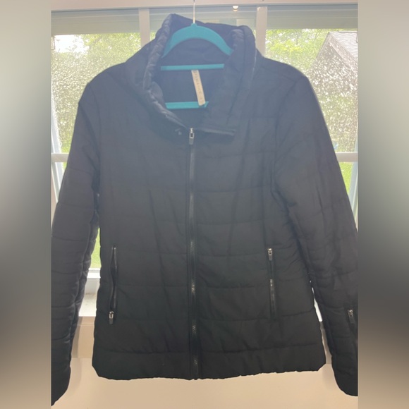 Fabletics Black Puffer Jacket - Picture 2 of 6